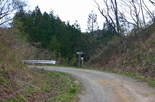 s-s-36 シシナゴ山　登山口.jpg