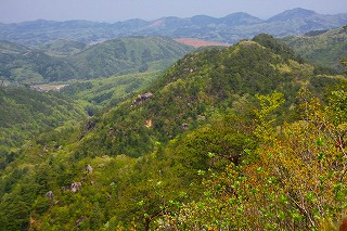 s-s-3岩岳 　山頂から見晴台.jpg