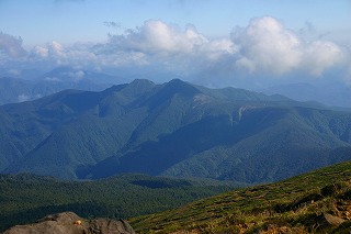 s-s-48 名号峰　熊野岳から雁戸山.jpg