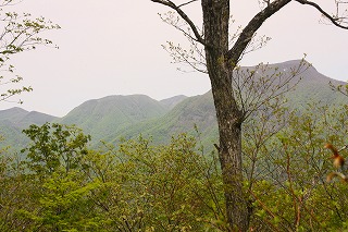 s-s-43 三方倉山　山頂から大東岳.jpg