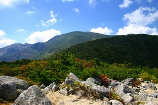 s-s-48 名号峰　山頂から熊野岳.jpg