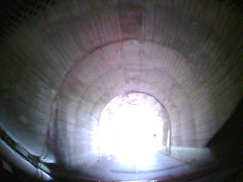 久留里城趾　入り口のトンネル(出るとき)