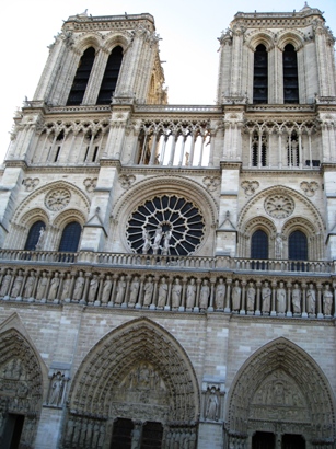 ノートルダム寺院