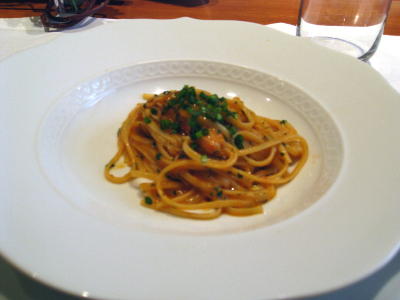 ズワイガニのトマトクリームパスタ