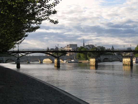 セーヌ川お散歩