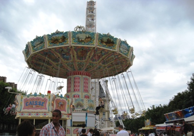 テュイルリー公園の遊園地ブランコ
