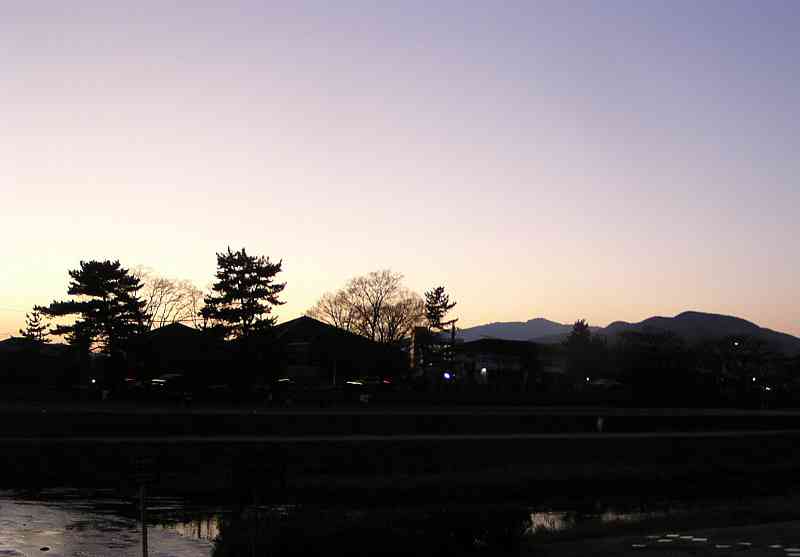 京都　鴨川の夕暮れ３