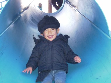 12月17日　公園の滑り台