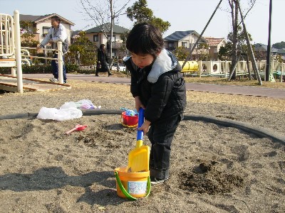 2月4日　公園で砂遊び