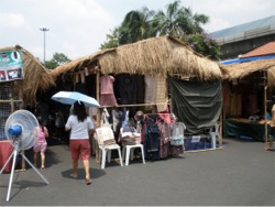 敷地内のいたるところにブースが