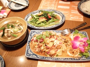 ディナーのタイ料理