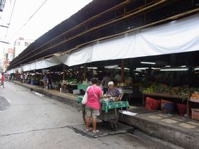 サムローンのイアムチャルーン市場