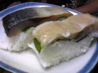 鯖寿司(切ったところ)