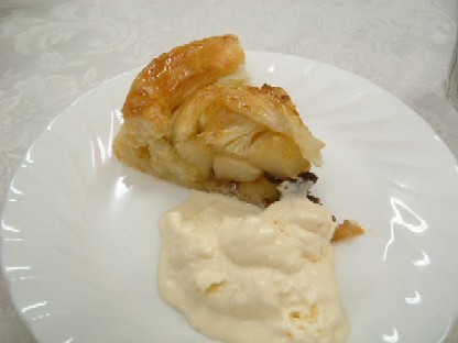 アップルパイ　アイスクリーム添え