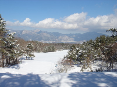 ゴルフ場から湖