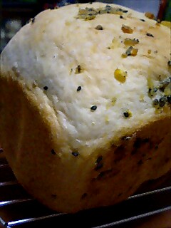 くりと黒ごまのパン