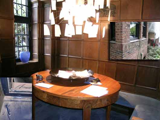 隙間を通して粉が室内に入ってくる
