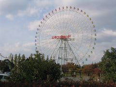 「太陽の塔」で有名な万博記念公園やエキスポランド