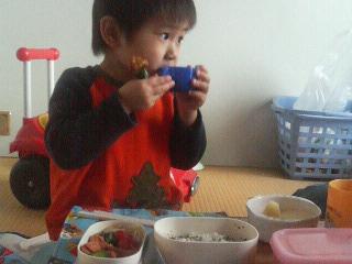 弁当食う男６.jpg