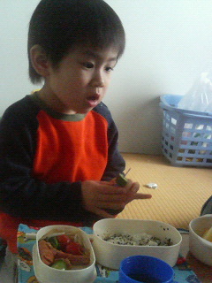 弁当食う男5.jpg
