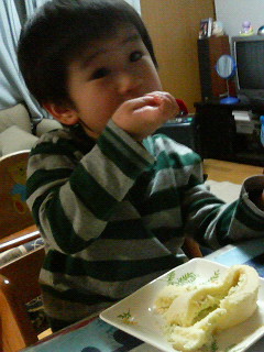 マサとケーキ.jpg