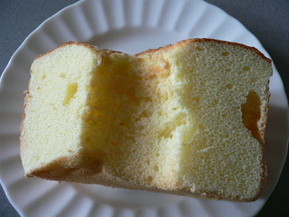 六花亭のバターシフォンケーキ