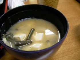 山菜と豆腐の味噌汁