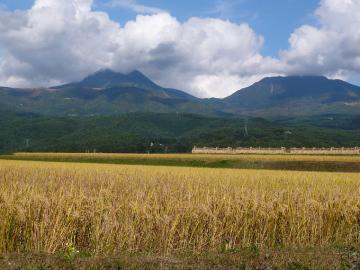 P1010364雲の蓼科山.JPG