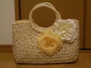 コサージュ付きカゴバッグ