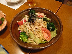 魚金（札幌）のラーメンサラダ