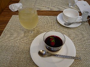 ルピシアの極上の朝食（ヨーグルトムースと狭山やぶきた茶）