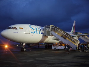 スリランカ航空でマーレ空港に到着