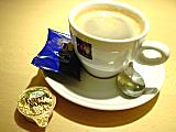 コーヒーには砂糖と…？