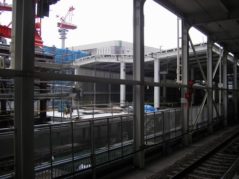 博多駅（新）13番のりば2009夏