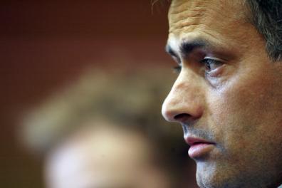 Jose Mourinho speaks during a press conference at Anfield in Liverpool 30 April 2007.jpg