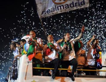 Real Madrid football club players celebrate their 31st league title win in Madrid.jpg