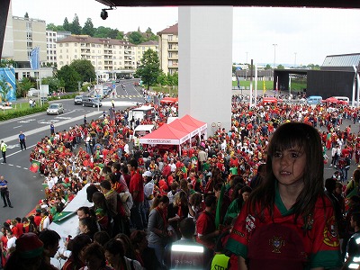 ポルトガル代表練習前のファンの様子