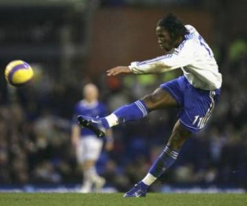 Didier Drogba volleys Chelseas stunning late winner in the Barclays Premiership match against Everton at Goodison Park.jpg