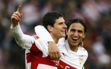 Mario Gomez celebrates his goal with Fernando Meira during Bundesliga against Bayern Munich.jpg