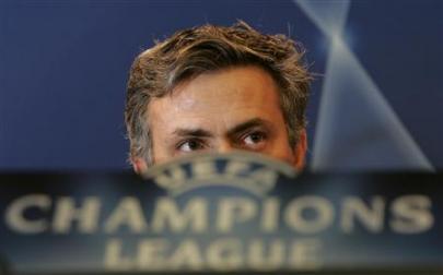Chelsea head coach  answers questions during a news conference at Dragao stadium in Porto.jpg