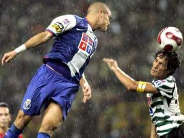 Pepe ganha nas alturas a Custodio
