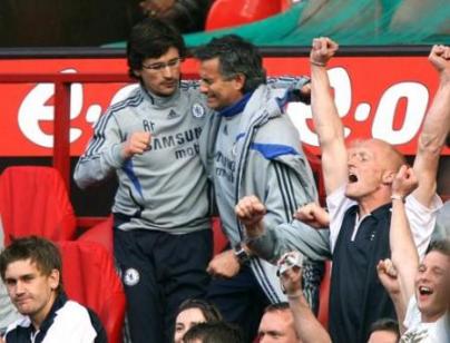Jose Mourinho celebrates at the final whistle.jpg
