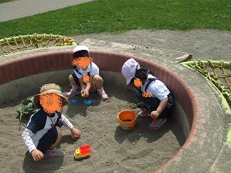 人の砂場道具・・・・.JPG
