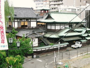 道後温泉本館