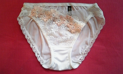 サルート　ネージュ　ショーツ