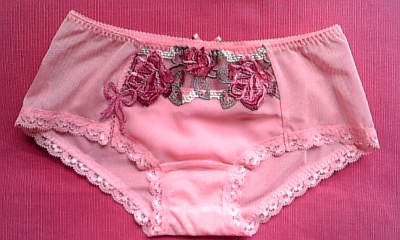 サルート　グリート　ショーツ