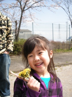 20100403桜とたんぽぽとつくしとら～たん