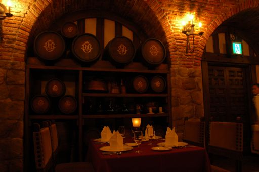 本棚のドアを開くと