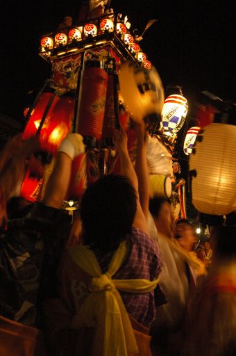 曳っかわせーそおれ！のかけ声で