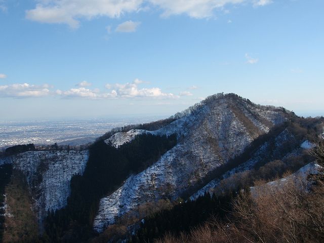 高取山から仏果山を臨む.jpg